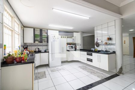 Cozinha de casa à venda com 4 quartos, 356m² em Vila Nova, Porto Alegre