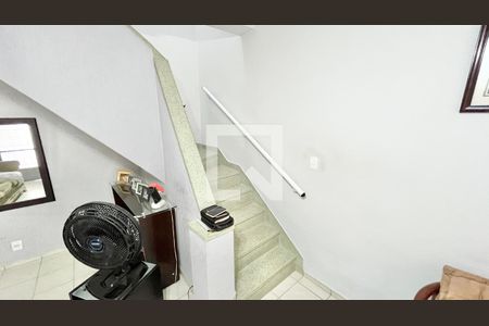 Escada de casa à venda com 3 quartos, 110m² em Sítio do Morro, São Paulo