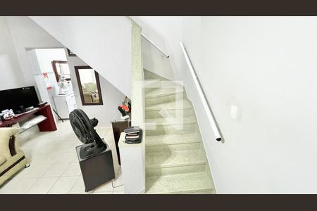 Escada de casa à venda com 3 quartos, 110m² em Sítio do Morro, São Paulo