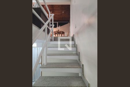 Escada de apartamento para alugar com 3 quartos, 132m² em Jardim Iris, São Paulo