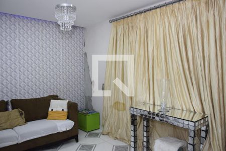 Casa para alugar com 2 quartos, 120m² em Jardim Santo Eduardo, Embu das Artes