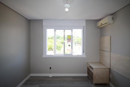 Quarto 1 de apartamento para alugar com 2 quartos, 78m² em Jardim do Salso, Porto Alegre