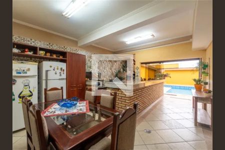 Casa à venda com 3 quartos, 199m² em Chácara Inglesa, São Paulo