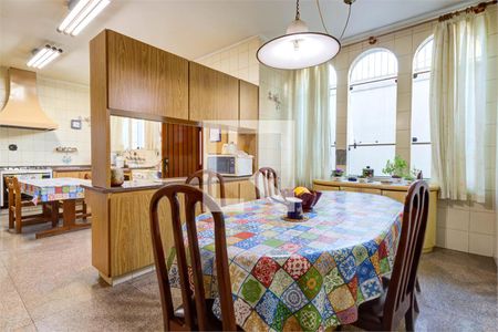 Casa à venda com 5 quartos, 901m² em Jardim Prudência, São Paulo