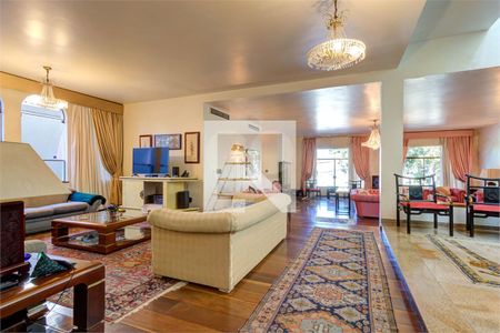 Casa à venda com 5 quartos, 901m² em Jardim Prudência, São Paulo