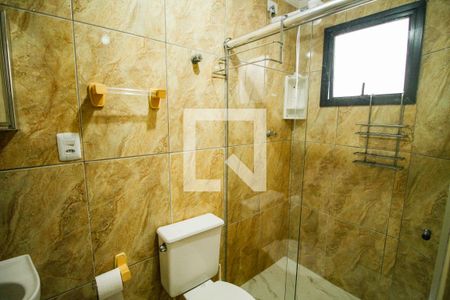 Banheiro de apartamento para alugar com 3 quartos, 120m² em Guilhermina, Praia Grande