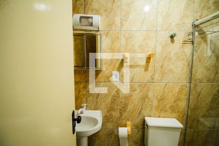 Banheiro de apartamento para alugar com 3 quartos, 120m² em Guilhermina, Praia Grande