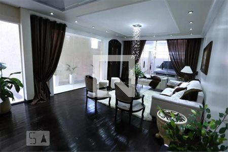 Casa à venda com 6 quartos, 320m² em Vila Paranagua, São Paulo