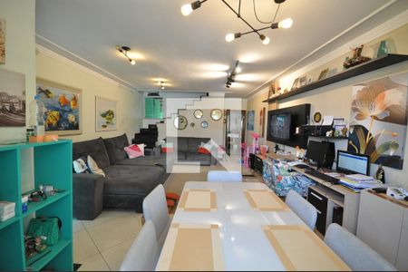 Sala de casa à venda com 3 quartos, 150m² em Vila Constança, São Paulo