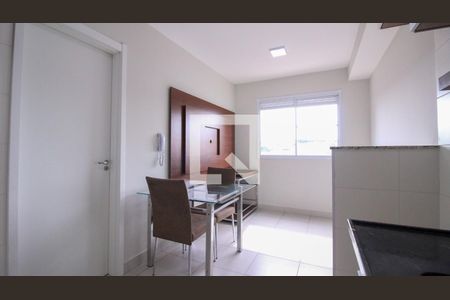Sala/cozinha de apartamento para alugar com 1 quarto, 27m² em Vila Ema, São Paulo