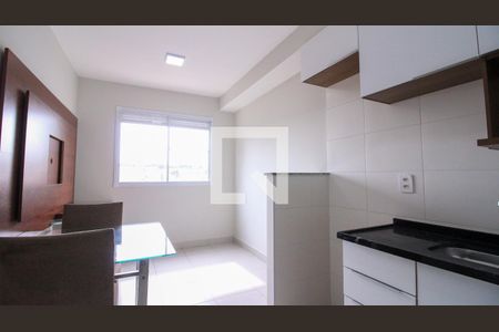 Sala/cozinha de apartamento para alugar com 1 quarto, 27m² em Vila Ema, São Paulo