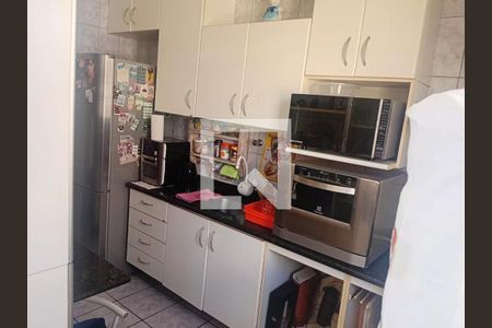 Cozinha de apartamento para alugar com 2 quartos, 59m² em Menino Deus, Porto Alegre