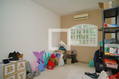 Quarto 1 de casa de condomínio para alugar com 3 quartos, 187m² em Centro, Maricá