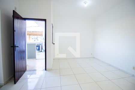 Sala de casa para alugar com 2 quartos, 85m² em Irajá, Rio de Janeiro
