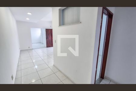 Corredor Banheiro e quartos  de apartamento para alugar com 2 quartos, 70m² em Irajá, Rio de Janeiro