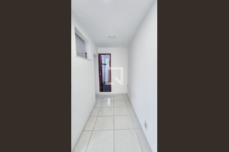 Corredor Banheiro e quartos  de apartamento para alugar com 2 quartos, 70m² em Irajá, Rio de Janeiro