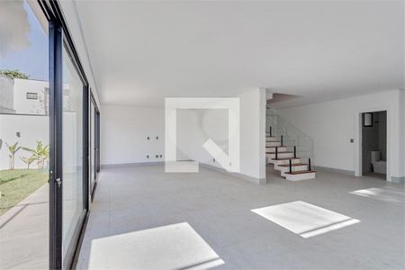 Casa à venda com 4 quartos, 376m² em Jardim Petropolis, São Paulo