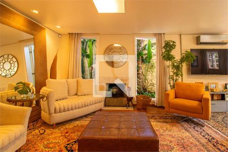 Casa à venda com 4 quartos, 423m² em Santo Amaro, São Paulo