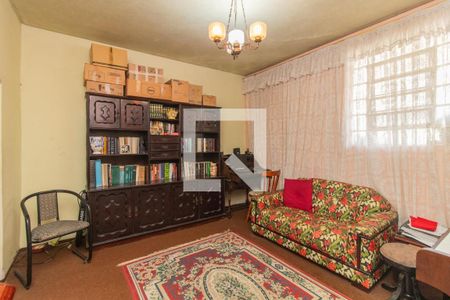 Casa à venda com 4 quartos, 250m² em Azenha, Porto Alegre