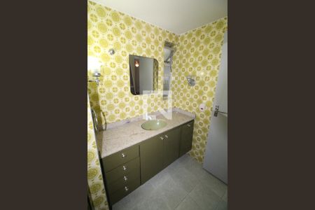 Banheiro de apartamento para alugar com 2 quartos, 100m² em Centro, São José dos Campos