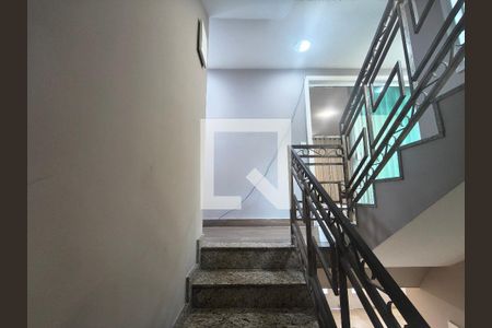 Corredor de casa de condomínio para alugar com 3 quartos, 750m² em Barra Olímpica, Rio de Janeiro