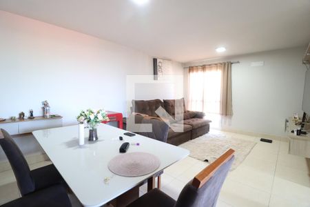 Sala de apartamento para alugar com 2 quartos, 68m² em Viviane, Uberlândia