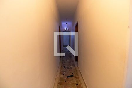 Corredor  de casa à venda com 3 quartos, 210m² em Santa Rosa, Niterói