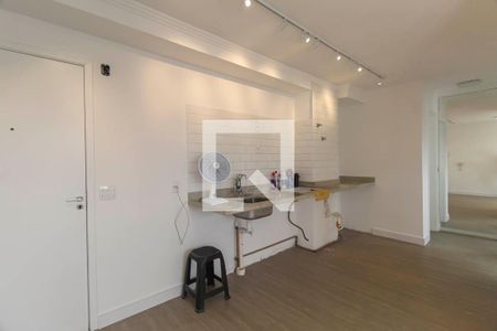 Sala/Cozinha de apartamento para alugar com 2 quartos, 42m² em Sítio da Figueira, São Paulo