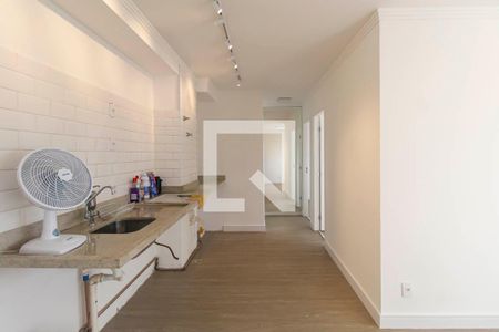 Sala/Cozinha de apartamento para alugar com 2 quartos, 42m² em Sítio da Figueira, São Paulo