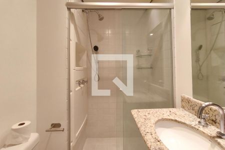 Banheiro de apartamento para alugar com 1 quarto, 50m² em Cambuí, Campinas