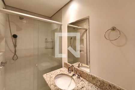Banheiro de apartamento para alugar com 1 quarto, 50m² em Cambuí, Campinas