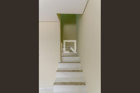 Escada de casa para alugar com 2 quartos, 200m² em Vila Progresso (zona Norte), São Paulo