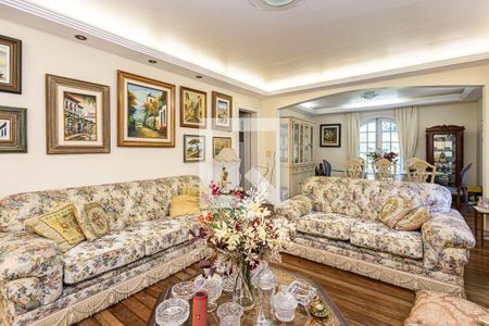 Casa à venda com 4 quartos, 357m² em Pendotiba, Niterói