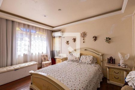 Casa à venda com 4 quartos, 357m² em Pendotiba, Niterói