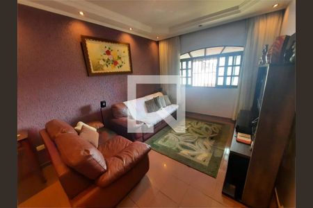 Casa à venda com 3 quartos, 181m² em Limoeiro, São Paulo