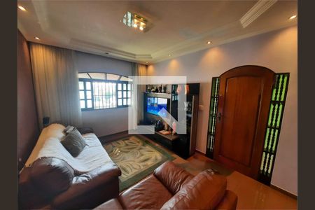 Casa à venda com 3 quartos, 181m² em Limoeiro, São Paulo