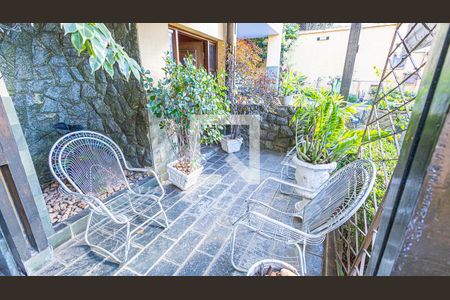 Varanda de casa à venda com 5 quartos, 360m² em São José, Belo Horizonte