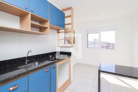 Sala/Cozinha de apartamento para alugar com 2 quartos, 38m² em Vila Carmosina, São Paulo