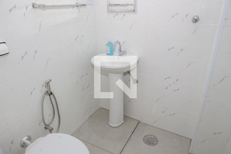 Banheiro de apartamento para alugar com 1 quarto, 36m² em Bom Retiro, São Paulo