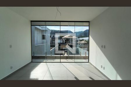 Suíte 1 de casa de condomínio para alugar com 4 quartos, 210m² em Vargem Grande, Rio de Janeiro