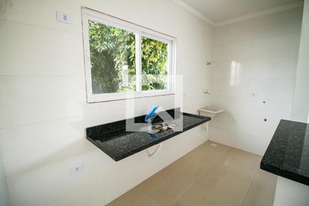 Cozinha de casa de condomínio para alugar com 2 quartos, 48m² em Vila Sonia, Praia Grande
