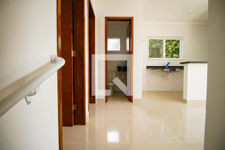 Sala de casa de condomínio para alugar com 2 quartos, 48m² em Vila Sonia, Praia Grande