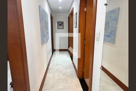 Corredor de casa à venda com 3 quartos, 280m² em Jardim Faria Lima, São Paulo