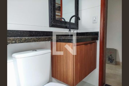 Banheiro de apartamento para alugar com 1 quarto, 40m² em Vila Antonina, São Paulo