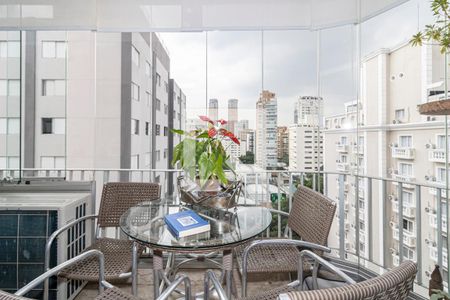 Apartamento à venda com 2 quartos, 116m² em Moema, São Paulo