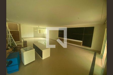 Casa à venda com 4 quartos, 600m² em Barra da Tijuca, Rio de Janeiro