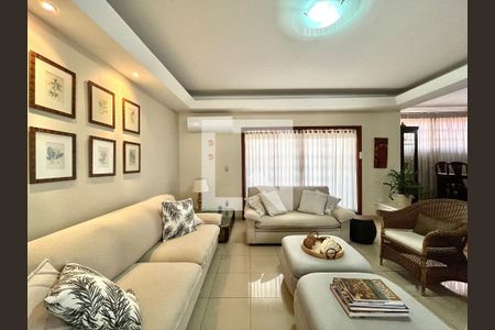 Sala de casa à venda com 4 quartos, 390m² em Parque São Quirino, Campinas