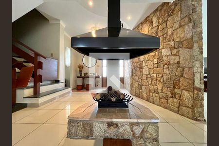 Sala de casa à venda com 4 quartos, 390m² em Parque São Quirino, Campinas