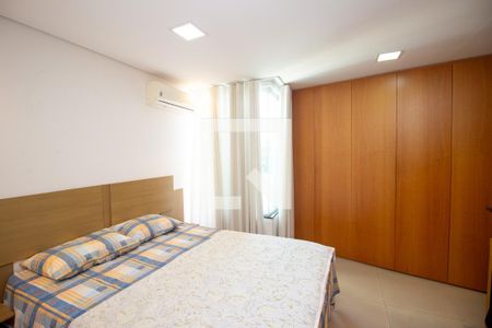 Quarto Suíte de casa à venda com 3 quartos, 170m² em Cabral, Contagem