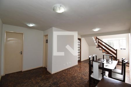 Sala de casa de condomínio para alugar com 5 quartos, 111m² em Orleans, Curitiba